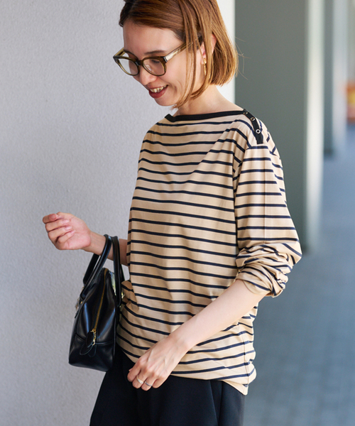 FRAMeWORK（フレームワーク）の「ショルダースナップボーダーTee（Tシャツ/カットソー・レディース・ベージュ/ブラック・FREE）」の2枚目の写真