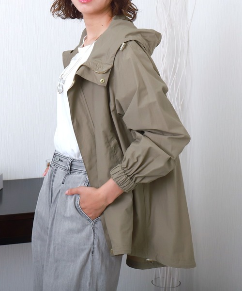 libelle more(リベル モア)の「【NC撥水加工】裾ドロストミドル丈マウンテンパーカー(マウンテンパーカー・レディース・グレイッシュベージュ/モカ/カーキ/ブラック/ネイビー・M)」の3枚目の写真