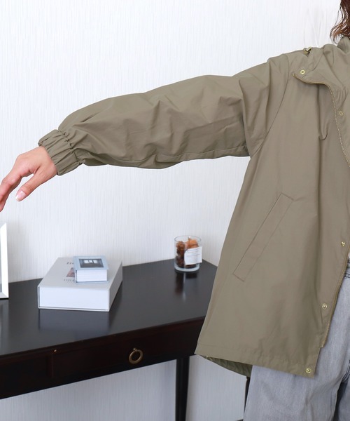 libelle more(リベル モア)の「【NC撥水加工】裾ドロストミドル丈マウンテンパーカー(マウンテンパーカー・レディース・グレイッシュベージュ/モカ/カーキ/ブラック/ネイビー・M)」の16枚目の写真