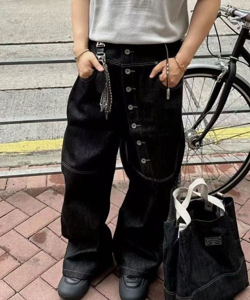 セール】アシンメトリーボタン ワイドレッグデニムパンツ