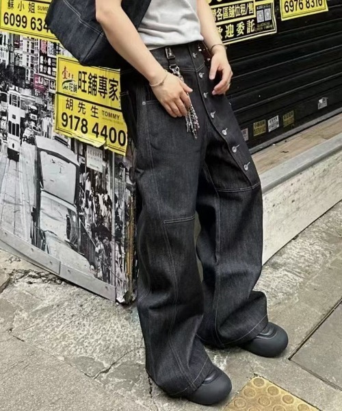 FreeZone（フリーゾーン）の「アシンメトリーボタン ワイドレッグデニムパンツ（デニムパンツ・メンズ・ダークブルー・S/M/L）」の8枚目の写真