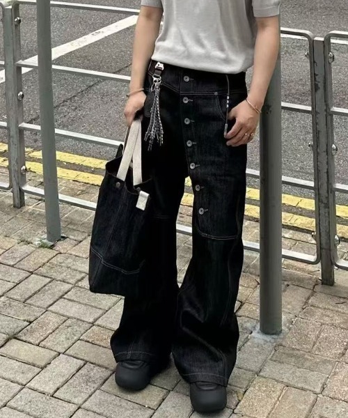 FreeZone（フリーゾーン）の「アシンメトリーボタン ワイドレッグデニムパンツ（デニムパンツ・メンズ・ダークブルー・S/M/L）」の9枚目の写真