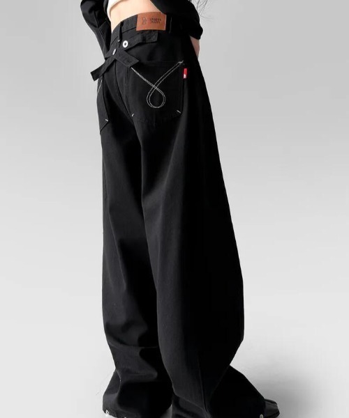 semplice(センプリチェ)の「ウエストにユニークなベルト付きデザインワイドデニムパンツ(デニムパンツ・レディース・ホワイト/ブラック・F)」の7枚目の写真