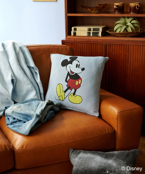ACME FURNITURE（アクメファニチャー）の「ACME別注 MICKEY CUSHION STANDING　クッションカバー45cm（クッション/クッションカバー・レディース・ブラック/ブルー・FREE）」の2枚目の写真
