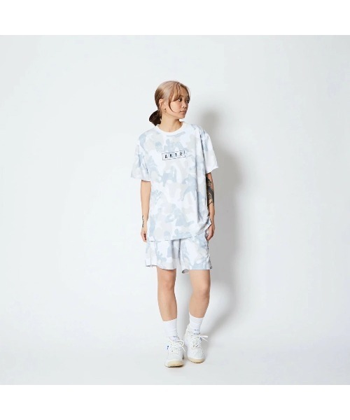 AKTR(アクター)の「AKTR PLAY CAMO AKTR LOGO SPORTS TEE(アクター プレイ カモ アクター ロゴ スポーツ Tシャツ)(Tシャツ/カットソー・メンズ・ベージュ系/ネイビー系/ホワイト系・MEDIUM/LARGE/X-LARGE/XX-LARGE)」の2枚目の写真