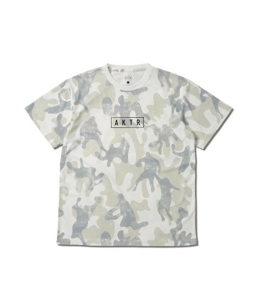 AKTR(アクター)の「AKTR PLAY CAMO AKTR LOGO SPORTS TEE(アクター プレイ カモ アクター ロゴ スポーツ Tシャツ)(Tシャツ/カットソー・メンズ・ベージュ系/ネイビー系/ホワイト系・MEDIUM/LARGE/X-LARGE/XX-LARGE)」の5枚目の写真