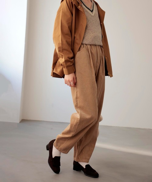 Jines(ジネス)の「コーデュロイカーブパンツ(その他パンツ・レディース・ベージュ/ホワイト・38)」の21枚目の写真