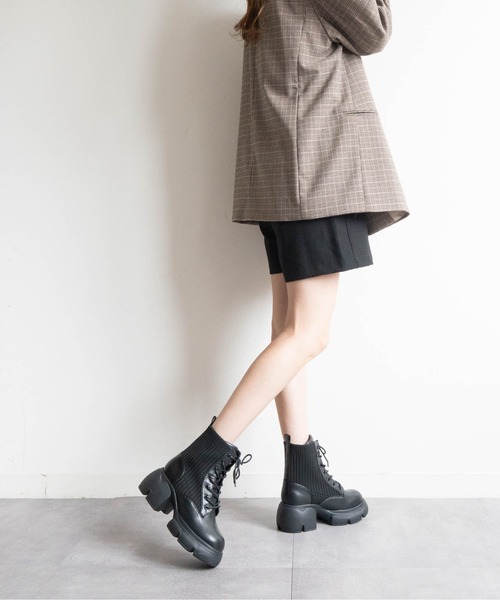 Fabby fabby（ファビィーファビィー）の「厚底リブニットレースアップショートブーツ（ブーツ・レディース・ブラック・SMALL/MEDIUM/LARGE）」の18枚目の写真