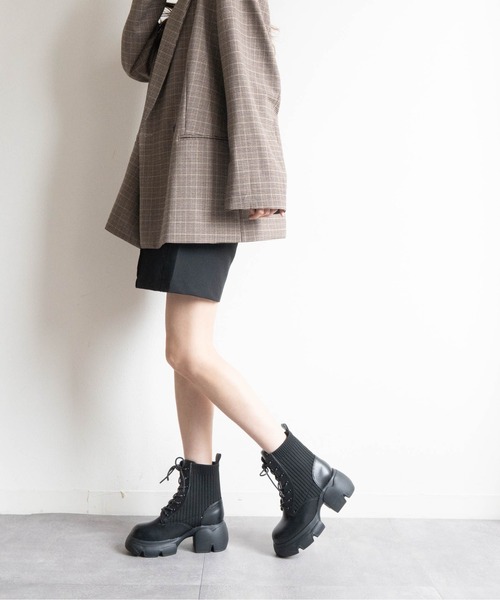 Fabby fabby（ファビィーファビィー）の「厚底リブニットレースアップショートブーツ（ブーツ・レディース・ブラック・SMALL/MEDIUM/LARGE）」の20枚目の写真