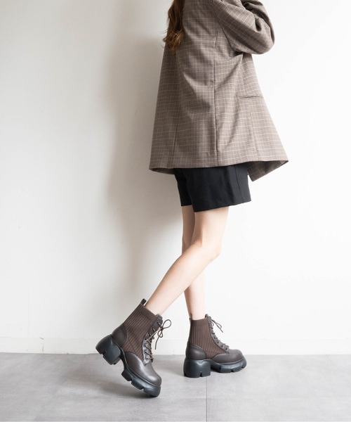 Fabby fabby（ファビィーファビィー）の「厚底リブニットレースアップショートブーツ（ブーツ・レディース・ブラック・SMALL/MEDIUM/LARGE）」の22枚目の写真