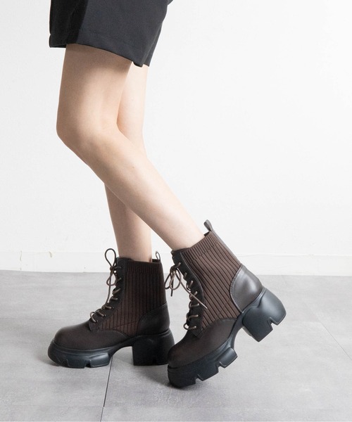 Fabby fabby（ファビィーファビィー）の「厚底リブニットレースアップショートブーツ（ブーツ・レディース・ブラック・SMALL/MEDIUM/LARGE）」の16枚目の写真