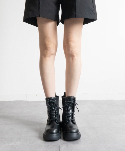 Fabby fabby（ファビィーファビィー）の「厚底リブニットレースアップショートブーツ（ブーツ・レディース・ブラック・SMALL/MEDIUM/LARGE）」の12枚目の写真
