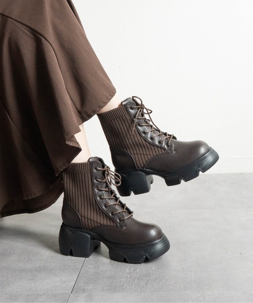 Fabby fabby（ファビィーファビィー）の「厚底リブニットレースアップショートブーツ（ブーツ・レディース・ブラック・SMALL/MEDIUM/LARGE）」の8枚目の写真