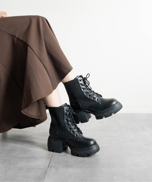 Fabby fabby（ファビィーファビィー）の「厚底リブニットレースアップショートブーツ（ブーツ・レディース・ブラック・SMALL/MEDIUM/LARGE）」の6枚目の写真