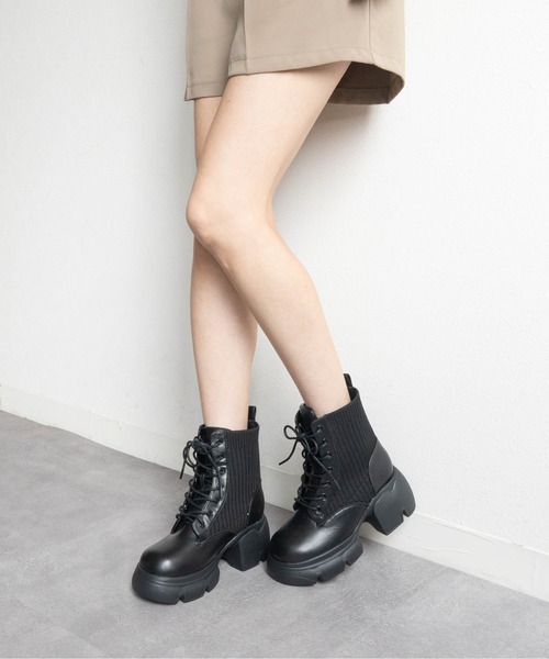 Fabby fabby（ファビィーファビィー）の「厚底リブニットレースアップショートブーツ（ブーツ・レディース・ブラック・SMALL/MEDIUM/LARGE）」の10枚目の写真