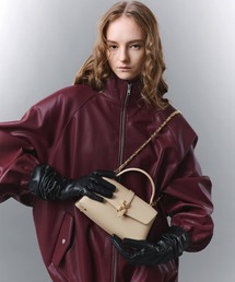 CHARLES & KEITH | Adalyn アダリン メタリックバックル チェーンストラップ トップハンドルバッグ(ハンドバッグ)