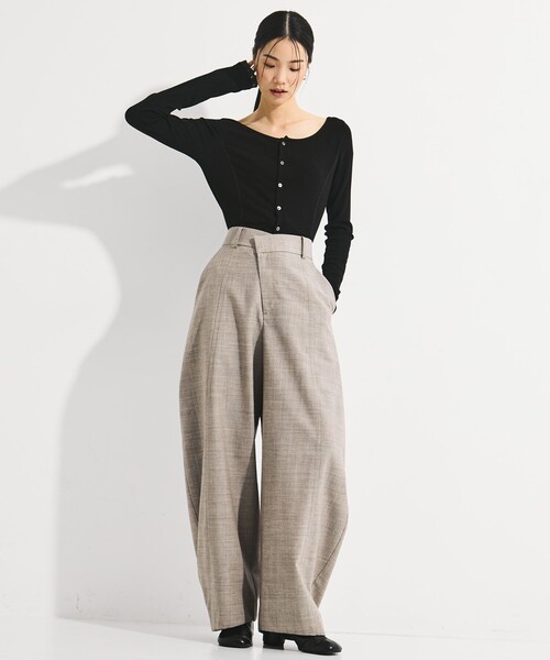 STUDIOUS（ステュディオス）の「【STUDIOUS/ステュディオス】Wool Barrel Leg Trousers/ウールバレルレッグトラウザー/スラックス/美脚パンツ/通勤パンツ/トレンドパンツ（スラックス・レディース・ブラウン/ベージュ/オリーブ・1/2）」の13枚目の写真