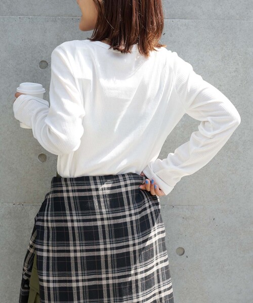 OUTDOOR PRODUCTS（アウトドアプロダクツ）の「吸湿発熱 ジンジャーシアーロンTEE（Tシャツ/カットソー・レディース・ホワイト/ピンク/イエロー・FREE）」の7枚目の写真