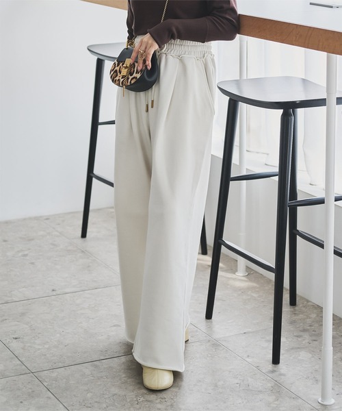 KOBE LETTUCE（コウベレタス）の「[ 田中亜希子さんコラボ ]選べる2丈 裏起毛スウェットタックパンツ（スウェットパンツ・レディース・杢グレー/アイボリー/ブラック・M/PM）」の4枚目の写真