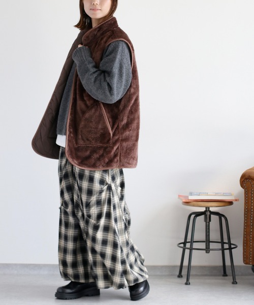 cepo（セポ）の「〈2way〉キルトボアリバーシブルベスト（ダウンベスト・レディース・ブラック/ブラウン/キャメル・M）」の12枚目の写真