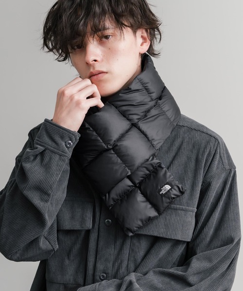 THE NORTH FACE（ザノースフェイス）の「THE NORTH FACE ザ・ノースフェイス PACKABLE T-BALL MUFFLER /ワンポイントロゴパディングマフラー（マフラー・メンズ・クリーム/ブラック/カーキ・FREE）」の5枚目の写真