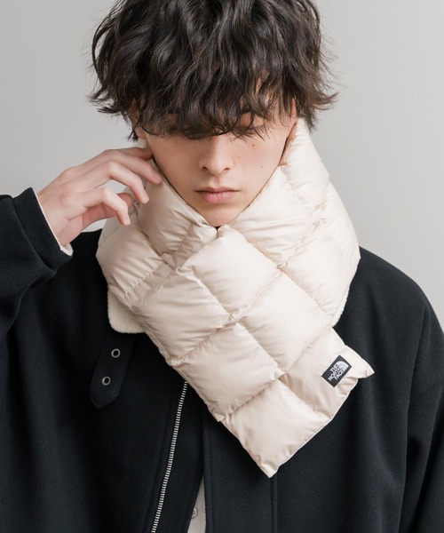 THE NORTH FACE（ザノースフェイス）の「THE NORTH FACE ザ・ノースフェイス PACKABLE T-BALL MUFFLER /ワンポイントロゴパディングマフラー（マフラー・メンズ・クリーム/ブラック/カーキ・FREE）」の7枚目の写真