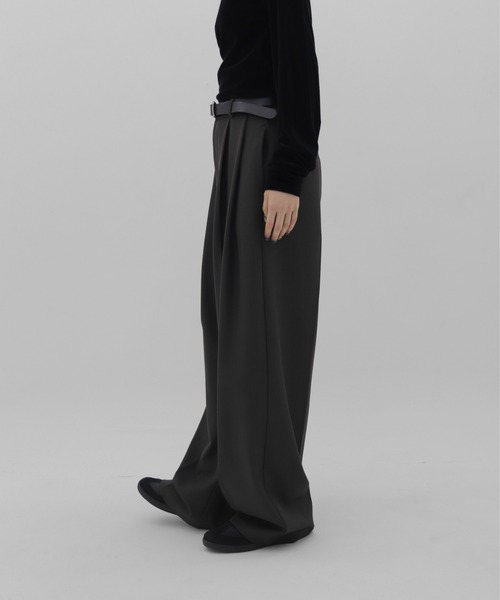 lit（リット）の「Double Tuck Stitch Pants（スラックス・レディース・チャコールグレー/ブラック・36/38）」の4枚目の写真