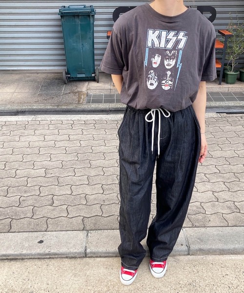 ISOOK(アイスー)の「デザインステッチソフトデニムパンツ(comochi select) / イージーパンツ ビックシルエット カーブ バレル ウエストゴム ウエストギャザー ハイウエスト ドロスト 総ゴム ブルー ブラック 黒(デニムパンツ・レディース・ダークブルー/ブラック・FREE)」の11枚目の写真