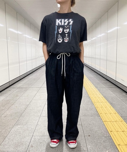 ISOOK(アイスー)の「デザインステッチソフトデニムパンツ(comochi select) / イージーパンツ ビックシルエット カーブ バレル ウエストゴム ウエストギャザー ハイウエスト ドロスト 総ゴム ブルー ブラック 黒(デニムパンツ・レディース・ダークブルー/ブラック・FREE)」の7枚目の写真