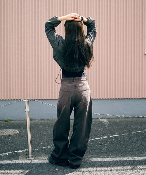 CONZ（コンズ）の「CURVED LEG JEANS（デニムパンツ）」 - WEAR