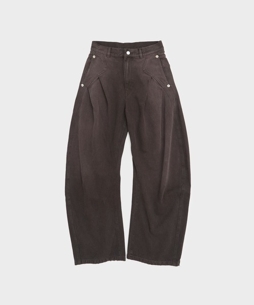 CONZ(コンズ)の「CURVED LEG JEANS(デニムパンツ・レディース・ダークブラウン・2/1/3)」の10枚目の写真