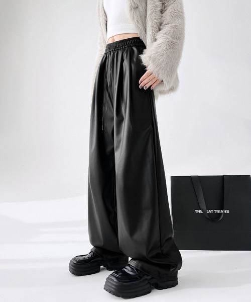 Miniministore(ミニミニストア)の「フェイクレザーワイドパンツ ハイウエスト(スラックス・レディース・ブラック/ブラウン・L/M/XL)」の5枚目の写真