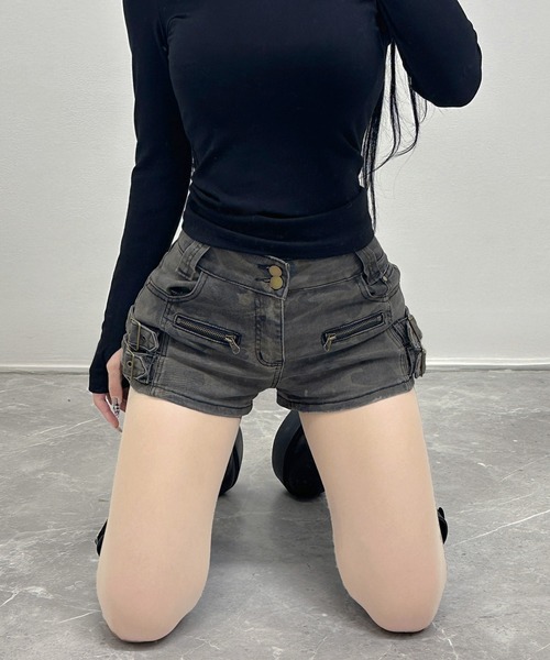 FOLLOWIN(フォロウィン)の「ダブルバックルショートパンツ(デニムパンツ・レディース・ブラック/グリーン・SMALL/MEDIUM/LARGE)」の2枚目の写真