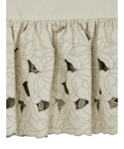 Ameri（アメリ）の「UND LACE CUTWORK CORSET TOP（その他トップス・レディース・アイボリー/ブラック・SMALL/MEDIUM）」の15枚目の写真