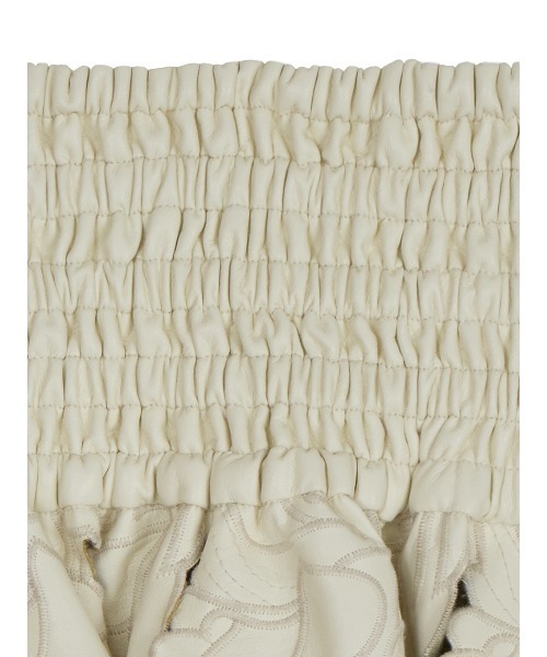 Ameri（アメリ）の「UND LACE CUTWORK CORSET TOP（その他トップス・レディース・アイボリー/ブラック・SMALL/MEDIUM）」の17枚目の写真