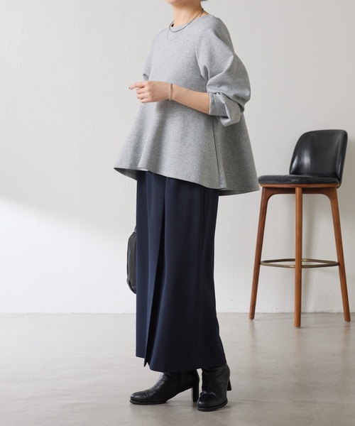 COLLAGE GALLARDAGALANTE（コラージュガリャルダガランテ）の「袖ビジューペプラムカットソー/WEB限定カラー展開（Tシャツ/カットソー・レディース・グレー/ネイビー/オフホワイト・FREE）」の9枚目の写真