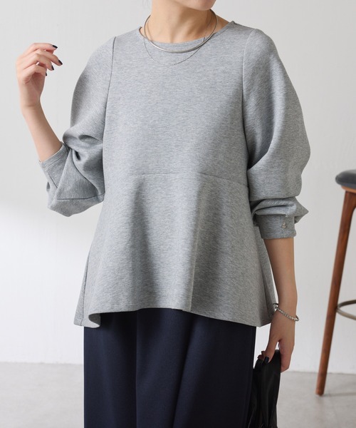 COLLAGE GALLARDAGALANTE（コラージュガリャルダガランテ）の「袖ビジューペプラムカットソー/WEB限定カラー展開（Tシャツ/カットソー・レディース・グレー/ネイビー/オフホワイト・FREE）」の5枚目の写真