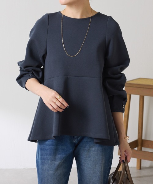 COLLAGE GALLARDAGALANTE（コラージュガリャルダガランテ）の「袖ビジューペプラムカットソー/WEB限定カラー展開（Tシャツ/カットソー・レディース・グレー/ネイビー/オフホワイト・FREE）」の13枚目の写真