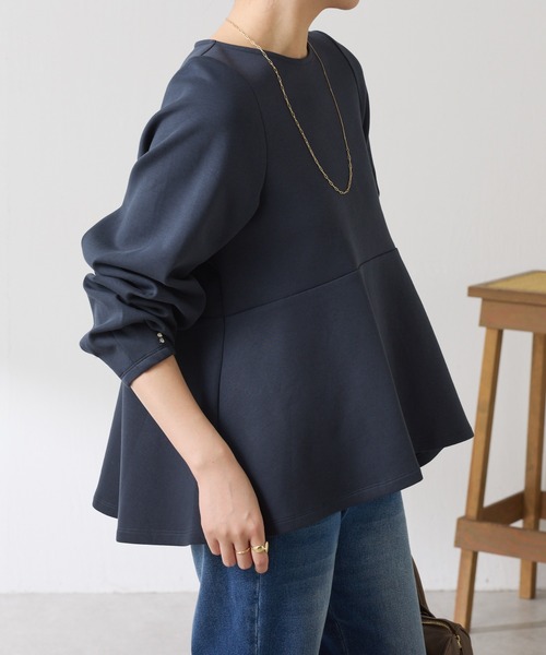 COLLAGE GALLARDAGALANTE（コラージュガリャルダガランテ）の「袖ビジューペプラムカットソー/WEB限定カラー展開（Tシャツ/カットソー・レディース・グレー/ネイビー/オフホワイト・FREE）」の16枚目の写真