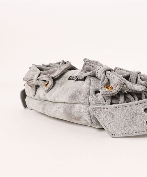 Desigual(デシグアル)の「3Dバタフライアップリケ クロスボディバッグ(ハンドバッグ・レディース・ブラック・FREE)」の3枚目の写真