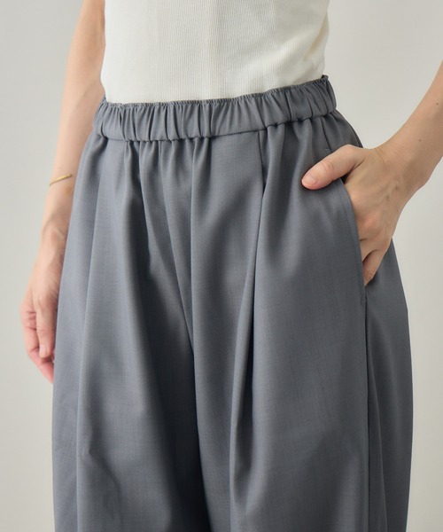 kuros'(クロス)の「【kuros'オリジナル】イージーワイドタックパンツ(スラックス・レディース・ブラック/グレー・SMALL/MEDIUM/LARGE)」の8枚目の写真