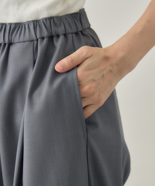 kuros'(クロス)の「【kuros'オリジナル】イージーワイドタックパンツ(スラックス・レディース・ブラック/グレー・SMALL/MEDIUM/LARGE)」の21枚目の写真