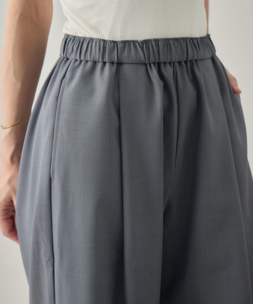 kuros'(クロス)の「【kuros'オリジナル】イージーワイドタックパンツ(スラックス・レディース・ブラック/グレー・SMALL/MEDIUM/LARGE)」の22枚目の写真