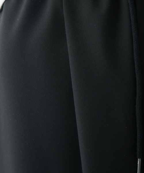 kuros'(クロス)の「【kuros'オリジナル】イージーワイドタックパンツ(スラックス・レディース・ブラック/グレー・SMALL/MEDIUM/LARGE)」の12枚目の写真