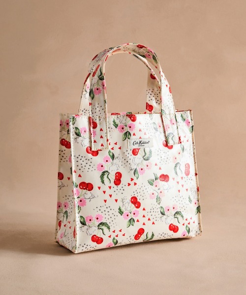 Cath Kidston(キャスキッドソン)の「スモール ブックバッグ Cherry Bunches_Ivory(トートバッグ・レディース・その他・FREE)」の1枚目の写真