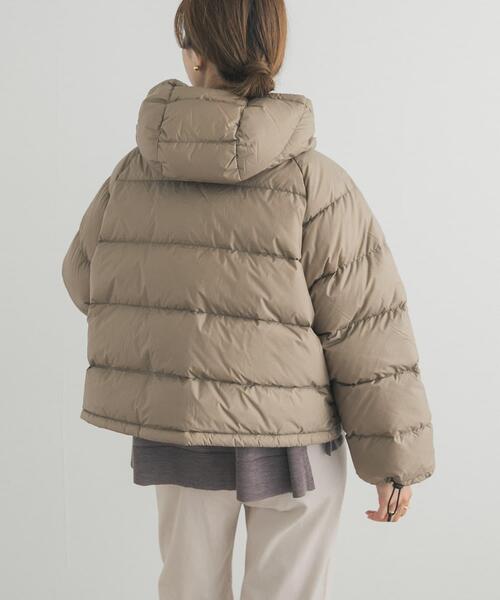 GYMPHLEX（ジムフレックス）の「GYMPHLEX　DOWN HOODED SHORT JACKET（ダウンジャケット/コート・レディース・ブラック/ライトベージュ/チャコールグレー・12）」の8枚目の写真