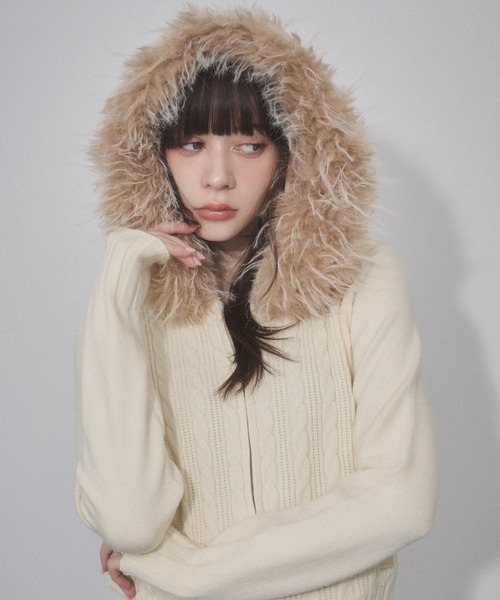 ENVYM（アンビー）の「ファーケーブルニットパーカー（ニット/セーター・レディース・アイボリー/カーキ/ブラック・FREE）」の2枚目の写真