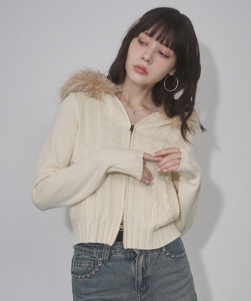 ENVYM（アンビー）の「ファーケーブルニットパーカー（ニット/セーター・レディース・アイボリー/カーキ/ブラック・FREE）」の11枚目の写真