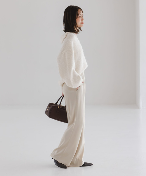 Noble(ノーブル)の「《セットアップ対応》ルナサテンナローフレアタックパンツ(スラックス・レディース・ベージュ/ブラック/ライトグレー・40/38/36)」の20枚目の写真