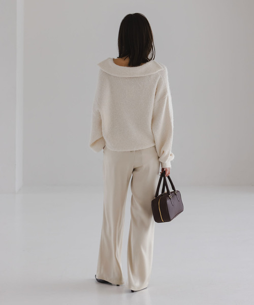 Noble(ノーブル)の「《セットアップ対応》ルナサテンナローフレアタックパンツ(スラックス・レディース・ベージュ/ブラック/ライトグレー・40/38/36)」の19枚目の写真